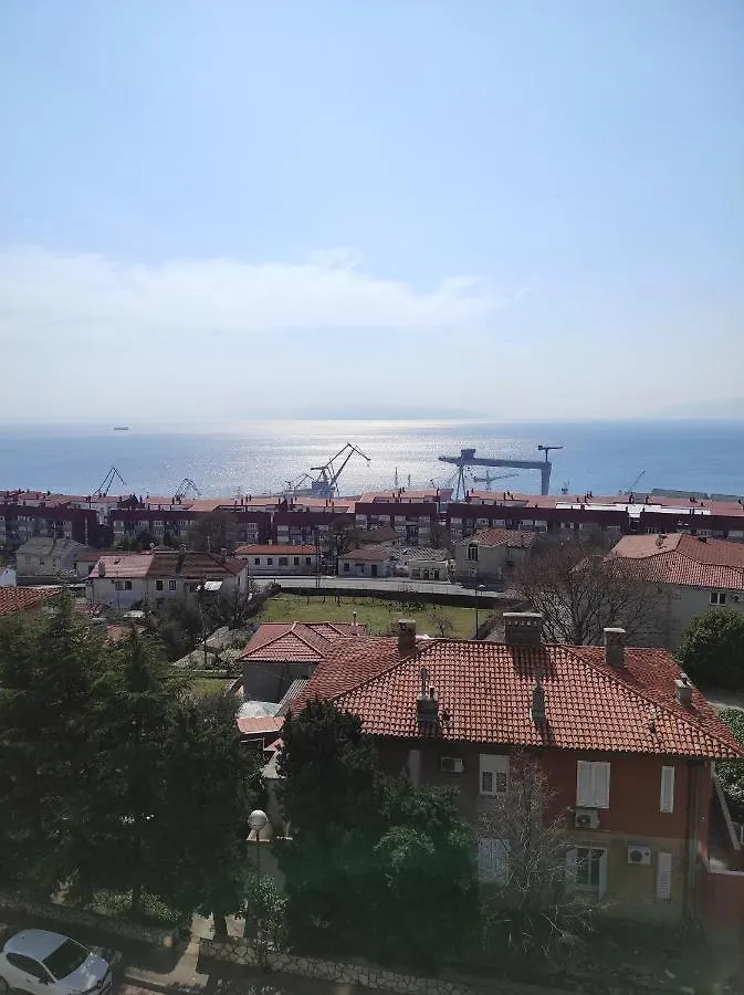 Sunny Apartment In Rijeka